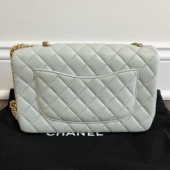 Chanel Sweet Camellia Flap Quilted Leather Crossbody Bag Light Blue - Picture 2 of 10